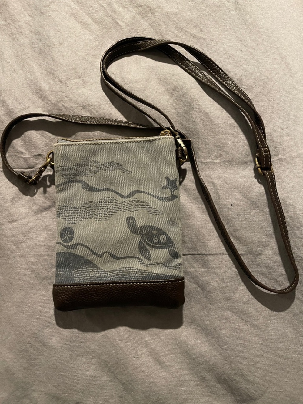Chala Gray and Brown Turtle Appliqué Crossbody Bag - Picture 2 of 9